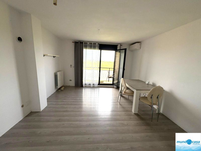 Foto a11b50db-f706-418a-8ff2-35a8acb28814. Flat with heating parking in Pinseque