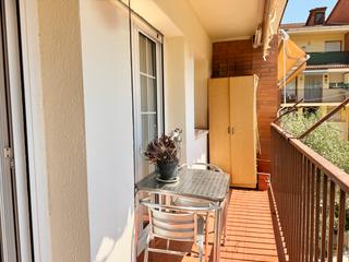 Semi detached house  Barcelona. Se vende casa en zona privilegiada de puigreig amb terraza y vis
