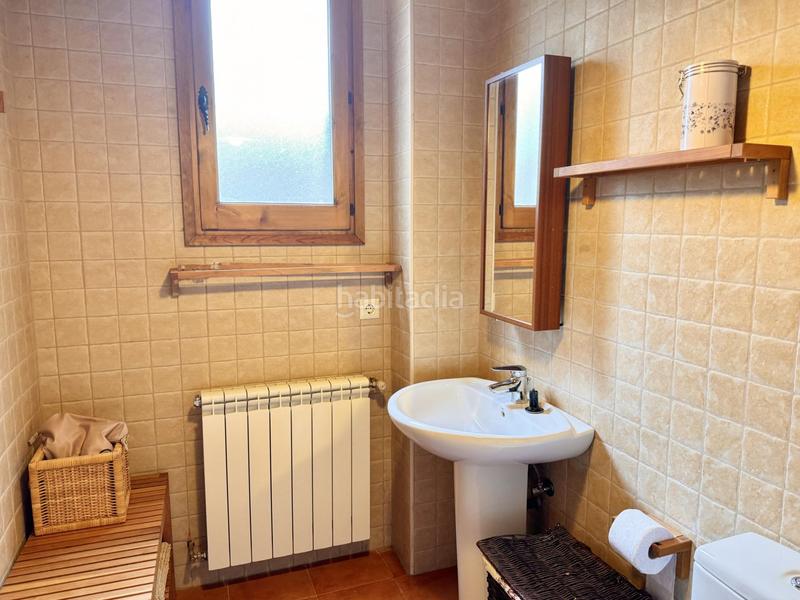 Foto 11bfd805-cdc9-4c74-91c3-8cd0911d2fac. House with heating parking in Castellar de n´Hug