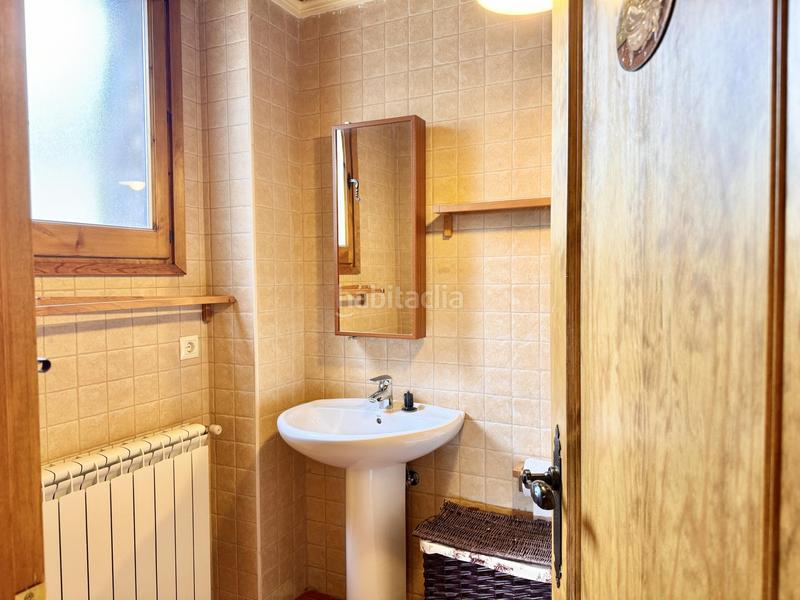 Foto 69eab6b8-20fb-48df-aca0-e7812c057d80. House with heating parking in Castellar de n´Hug