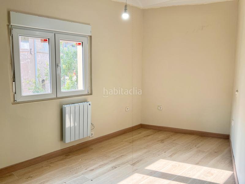 Foto 0ad2e5a8-8d93-48c6-8c82-8ece0ae16b4a. Piso  con balcón a la venta en Guardiola de Berguedà