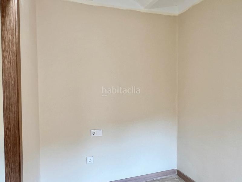 Foto 1a038baa-4f9b-49ba-b1ce-aef1d50a9115. Piso  con balcón a la venta en Guardiola de Berguedà