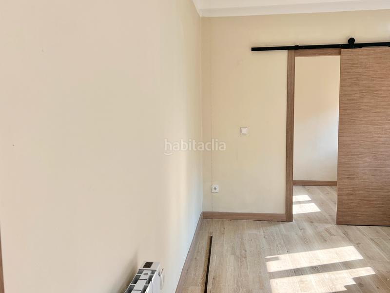 Foto be943cf5-866c-4fbd-9990-f6b293491c58. Piso  con balcón a la venta en Guardiola de Berguedà