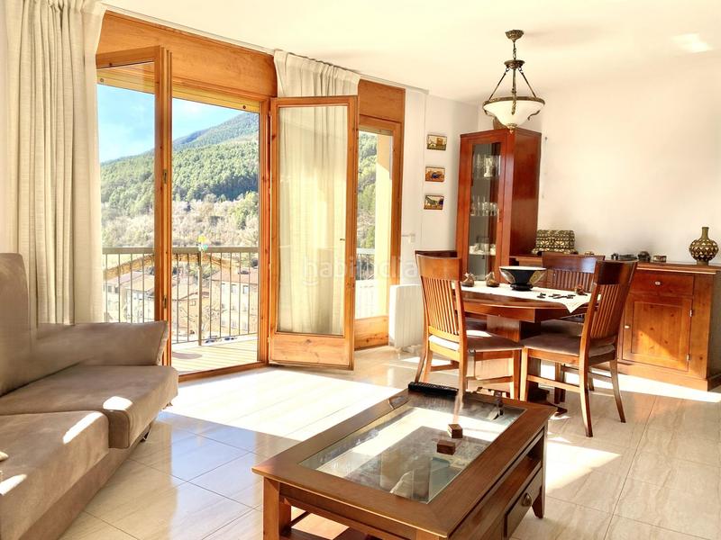 Foto fa6edc54-a546-4488-91bf-d4838d1c48b6. Flat with heating in Bagà