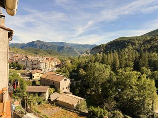 Pis a Bagà. Piso en venta de 2 dormitorios en el centro de bagà con vistas y