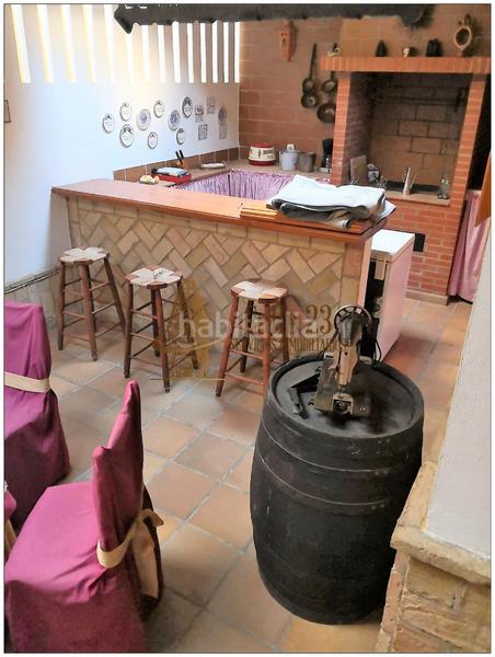 Foto 067c5e33-10bd-42a2-8f8b-f8b820a02a9b. Xalet amb xemeneia calefacció aparcament a El Conquero Huelva