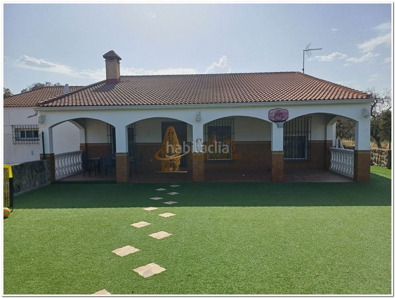 Foto e9b7bcf8-97af-4ef8-9c89-b7c6753ff33c. Xalet amb xemeneia calefacció aparcament piscina a Zalamea la Real