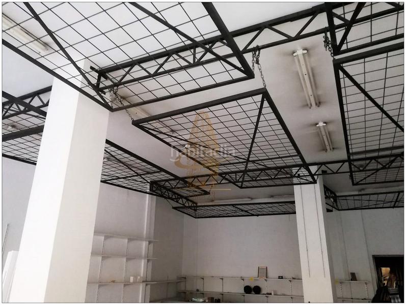 Foto 0af37aab-f3a8-408c-8557-ae1b3a595ba6. Rent business premise with heating in Centro Huelva