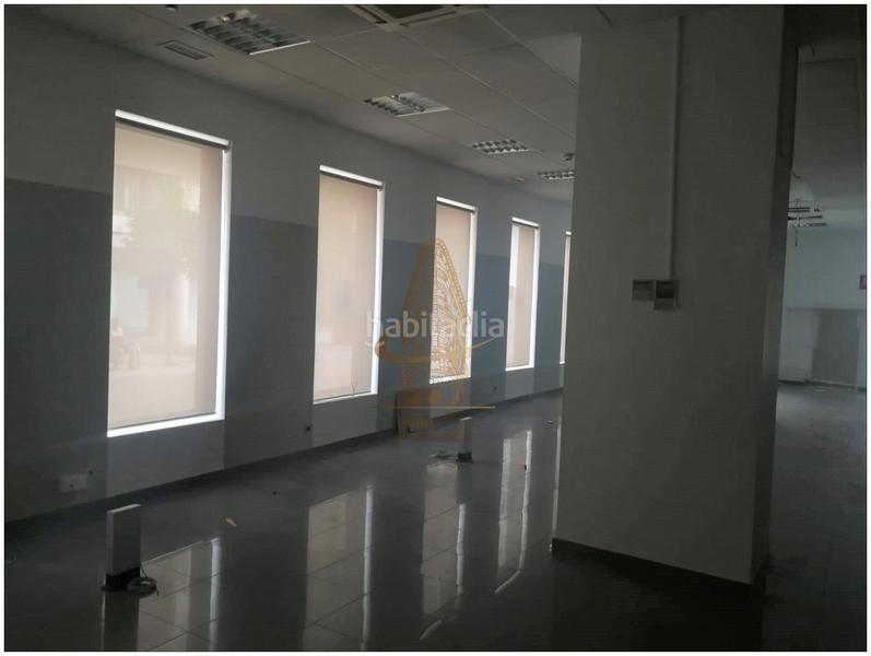 Foto f1b9c2ae-d09f-4736-9dc2-d38c8b5bd477. Location local commercial avec chauffage dans Centro Huelva