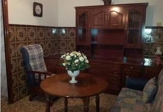 Maison à Villanueva de la Serena. Casa semicéntrica en venta en villanueva de la serena