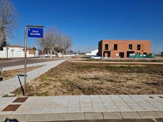 Terreny residencial a Villanueva de la Serena. 3 parcelas de esquina en avda. los deportes: