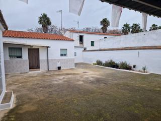 Maison à Villanueva de la Serena. Casa valdivia reformada