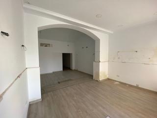 Local Comercial a Villanueva de la Serena. Local ramón y cajal 90m2
