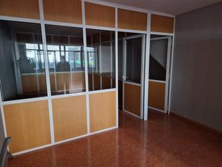 Local commercial à Villanueva de la Serena. Local oficina en venta zona centro