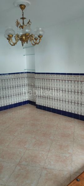 Foto b8b1a2f7-70df-4a55-a69c-b35900edc777. Casa adossada a Llerena