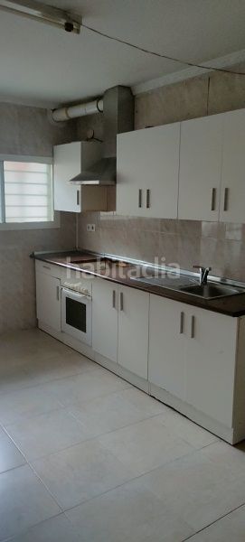 Foto dd8a5ef4-6513-45d7-9ca1-1ea35e773b94. Casa adossada a Llerena