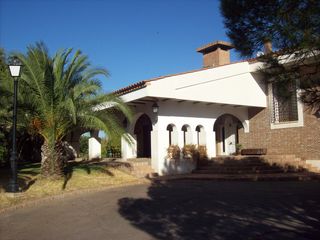 Xalet  Parque de la constitución. Gran oportunidad de chalet en carretera de la coronada