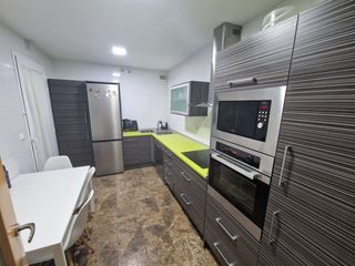 Lloguer Pis  Parque de la constitución. Piso en alquiler semi-nuevo zona hernán cortés