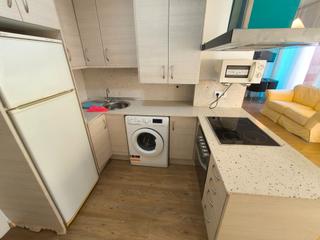 Appartement  Calle castillo de monzón. Vivienda de dos dormitorios en bº peral