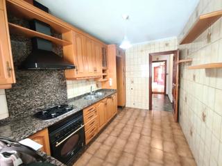 Pis  Calle madreperla. Bajo en venta en urbanizacin mediterrneo