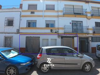 Local Comercial en Calle del Escritor Mercado Solís 7