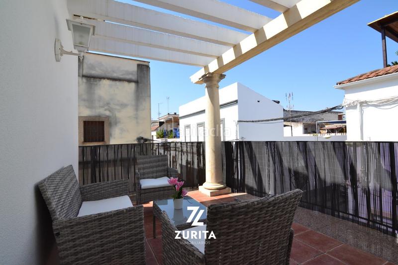 Foto 0fe56b68-eb95-4caa-a81c-db085aa85519. Casa pareada en calle fuente obejuna 12 casa en esquina con garaje doble, terrazas y patio en los olivos borrachos en Córdoba