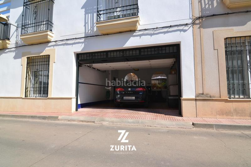 Foto 1e45fc0f-44f0-4718-a7f7-9e5a5533ca85. Casa pareada en calle fuente obejuna 12 casa en esquina con garaje doble, terrazas y patio en los olivos borrachos en Córdoba