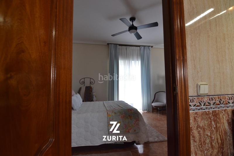 Foto 5d62ee18-e0de-4c32-9cca-87615f669b4e. Casa pareada en calle fuente obejuna 12 casa en esquina con garaje doble, terrazas y patio en los olivos borrachos en Córdoba