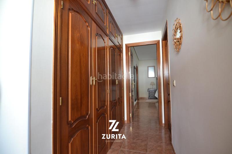 Foto 9009475e-933b-4716-89b8-eb6e1fd29396. Casa pareada en calle fuente obejuna 12 casa en esquina con garaje doble, terrazas y patio en los olivos borrachos en Córdoba