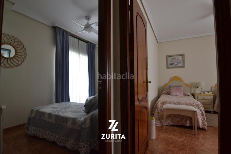 Foto ae5d5836-f9e7-4beb-9413-26d1397cdb95. Casa pareada en calle fuente obejuna 12 casa en esquina con garaje doble, terrazas y patio en los olivos borrachos en Córdoba