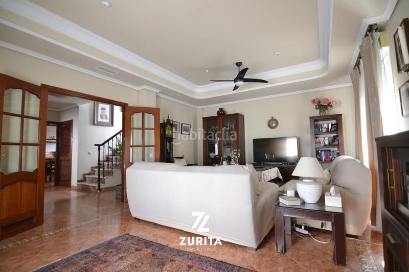 Foto bf2e4857-bb02-4068-811c-8cf4675079cb. Casa pareada en calle fuente obejuna 12 casa en esquina con garaje doble, terrazas y patio en los olivos borrachos en Córdoba
