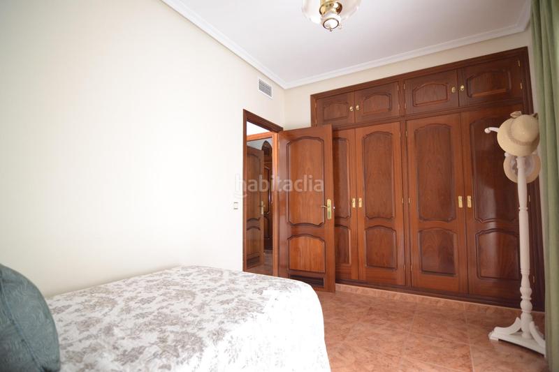 Foto e5551b9a-d41a-4f55-8688-28340fa1c8ae. Casa pareada en calle fuente obejuna 12 casa en esquina con garaje doble, terrazas y patio en los olivos borrachos en Córdoba
