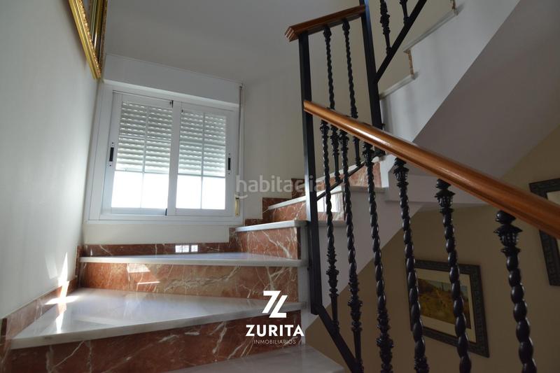 Foto f2ae94cd-d778-4ac9-b991-1530805ea8a4. Casa pareada en calle fuente obejuna 12 casa en esquina con garaje doble, terrazas y patio en los olivos borrachos en Córdoba