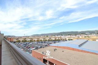 Pis a Calle martin gaite 1. Piso con amplia terraza y vistas despejadas a la sierra