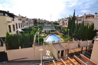 Casa aparellada a El Brillante -El Naranjo - El Tablero. Chalet adosado en mirabueno con 4 dormitorios, terraza, patios,