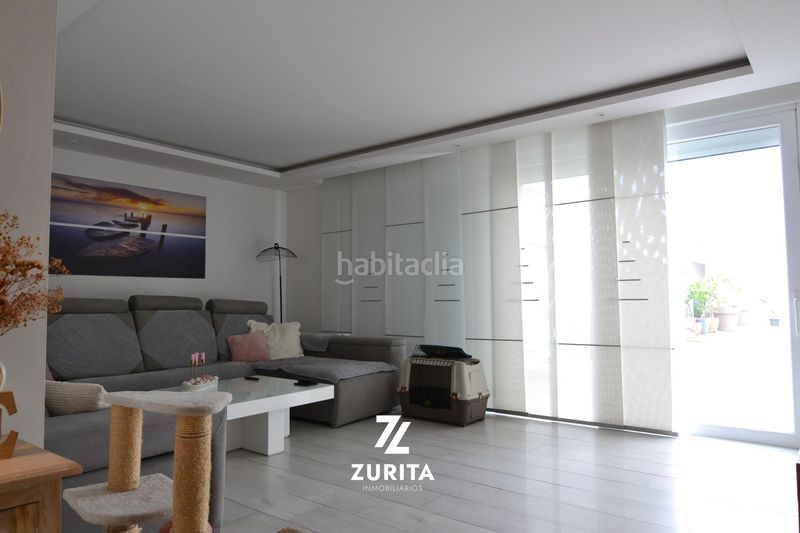 Foto d813abd6-0fbf-4b88-9a20-b750b82ec609. Casa amb aparcament piscina a Carpio (El)