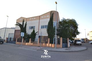 Industrial building in El carpio 62. Nave industrial junto a la autovía a4