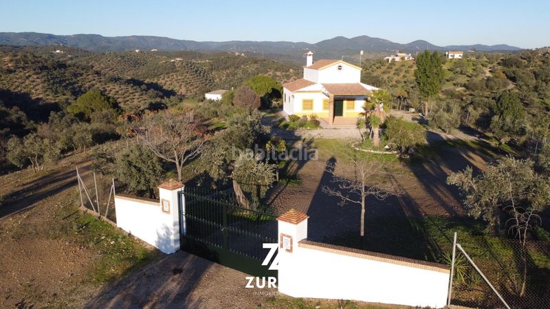Foto 0557dbbd-63f2-4799-aadc-ed3347611bf9. Masia amb piscina a Montoro