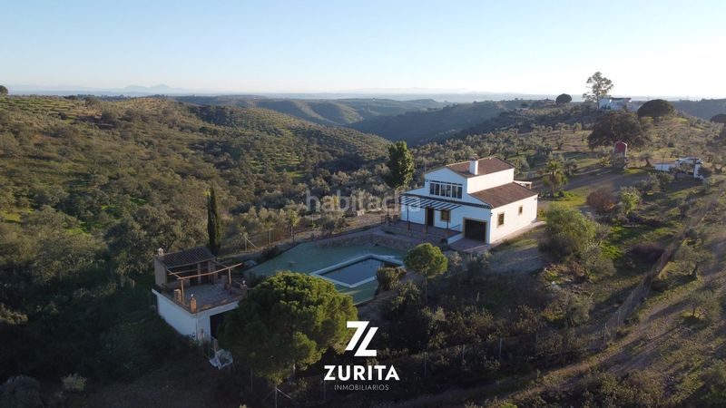 Foto a6e95960-8800-404f-81c6-2363bc697183. Masia amb piscina a Montoro