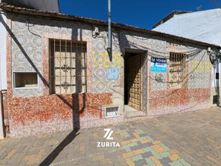 Reihenhaus in Acera rio 44. Casa con licencia de derribo y obra nueva.