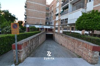 Autoparkplatz in Pintor losada 2. Garaje y trastero en parque cruz conde, esquina c dr. julián rui