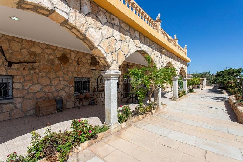 Foto 20861c5e-e321-4aaa-92be-c17f44dc9fc5. Casa amb aparcament a Novelda