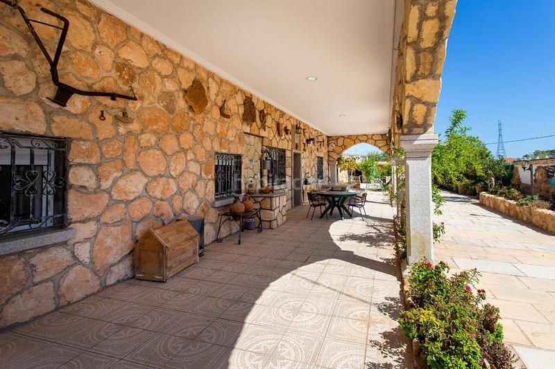 Foto 61d47ecb-d550-4de5-a595-72ca1063b0e0. Casa amb aparcament a Novelda