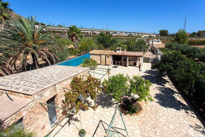 Foto 8fd6e78f-083e-4450-97b4-2e0548bffa46. Casa amb aparcament a Novelda