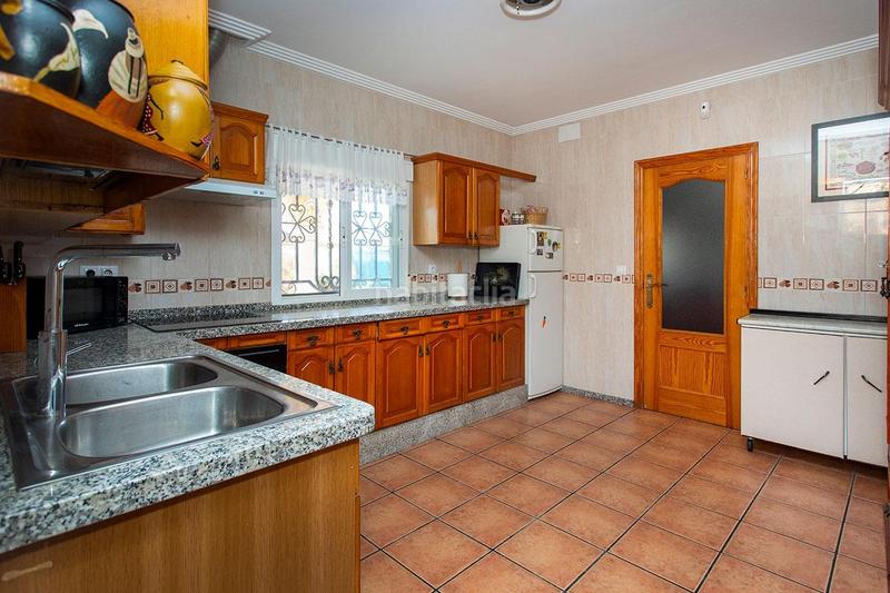 Foto adda6c42-a702-411f-b486-b9dc24db2fdd. Casa amb aparcament a Novelda