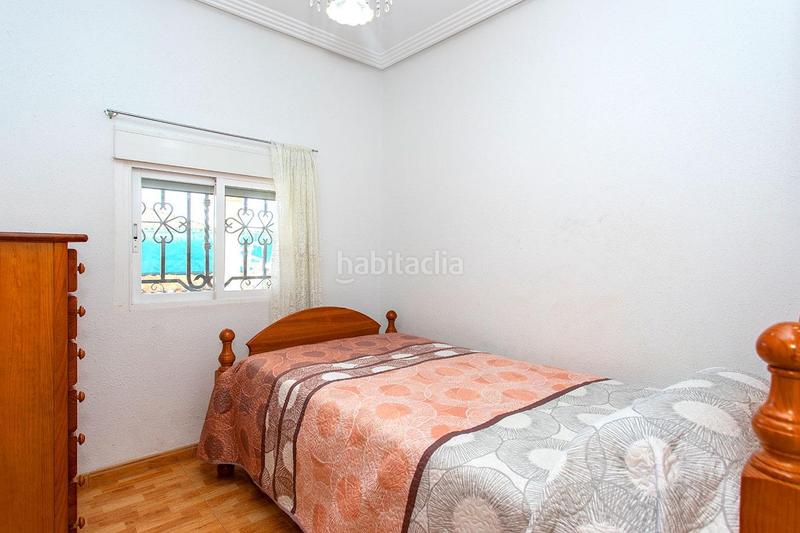 Foto d7fa2cec-86e6-4a00-b9b8-e15df2a2bdae. Casa amb aparcament a Novelda