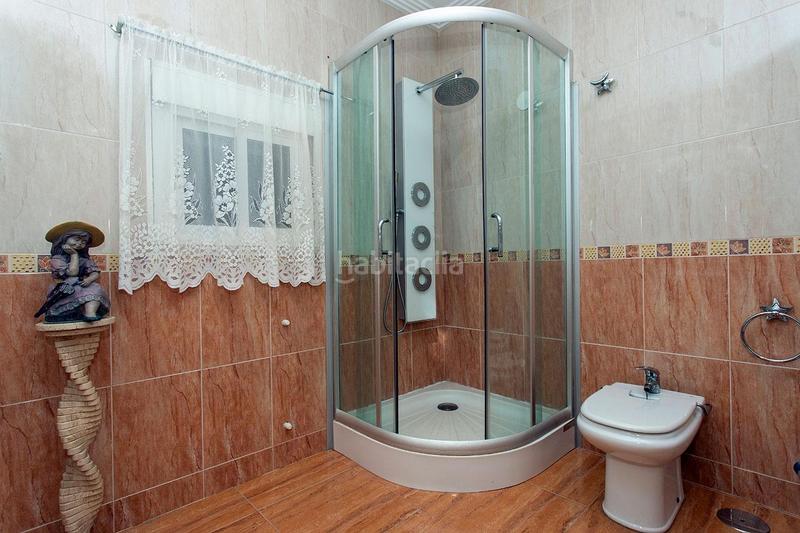 Foto ecda9e5e-438d-44be-bb3d-5912529e3f91. Casa amb aparcament a Novelda