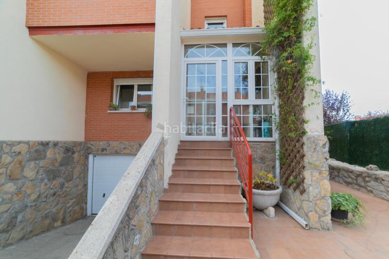 Foto d5295a2a-96c2-4fff-9f35-635f26c79af7. Semi detached house with parking in Santa Teresa Colmenar Viejo