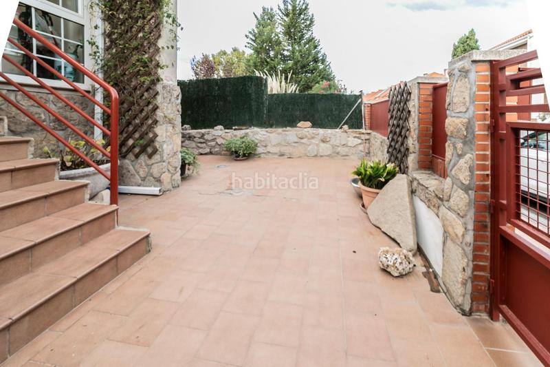 Foto e87aa2ab-fab7-4521-81a0-c10f262f0828. Semi detached house with parking in Santa Teresa Colmenar Viejo