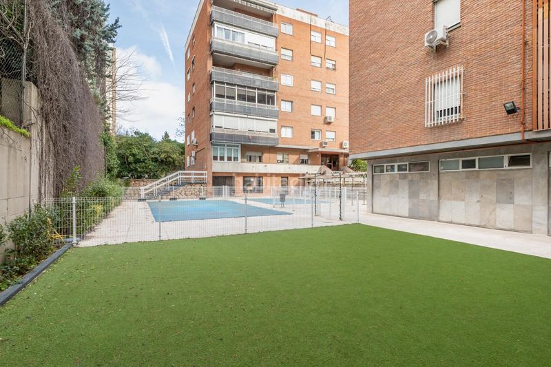 Foto 1bdd461a-83ad-48c9-88d2-3bacf0a822b7. Pis amb calefacció aparcament piscina a Castilla Madrid